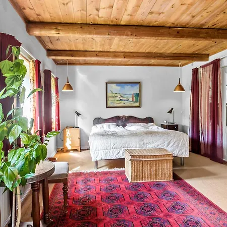 Σπίτι διακοπών 4 Bedroom Lovely In